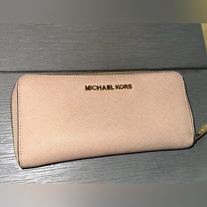 Michael Kors Zip Wallet